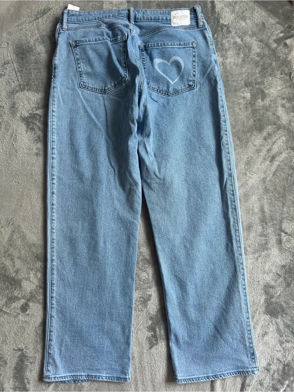 Hollister heart jeans size 32R / 14R Ultra high rise dad jeans.